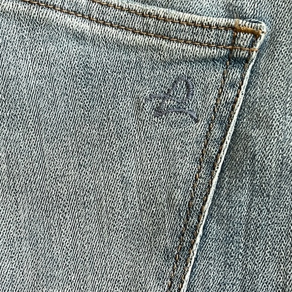 DL 1961 High Rise Bell Bottom Jeans. Size 29. Excellent Condition. - Picture 8 of 13